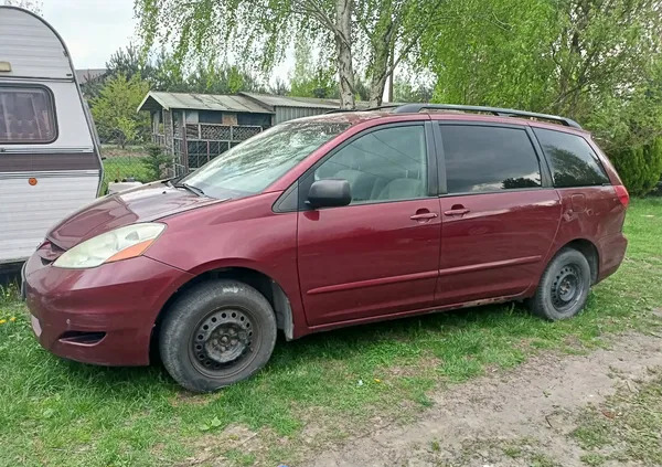 toyota sienna lubartów Toyota Sienna cena 33800 przebieg: 320000, rok produkcji 2007 z Lubartów